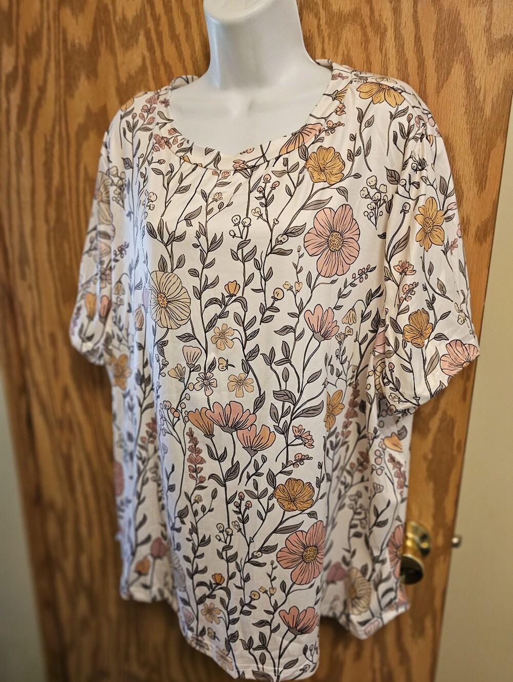 NEW 4X WOMANS TOP